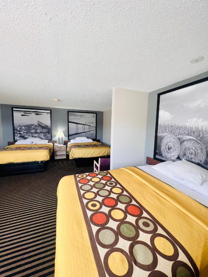 Super 8 By Wyndham Humboldt Hotel Exterior photo