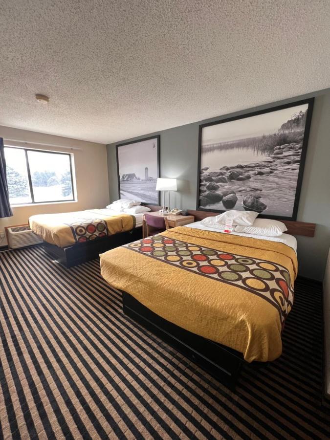 Super 8 By Wyndham Humboldt Hotel Exterior photo