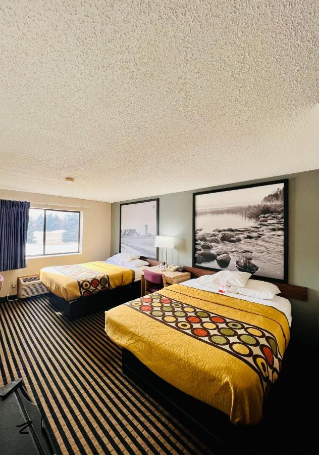 Super 8 By Wyndham Humboldt Hotel Exterior photo