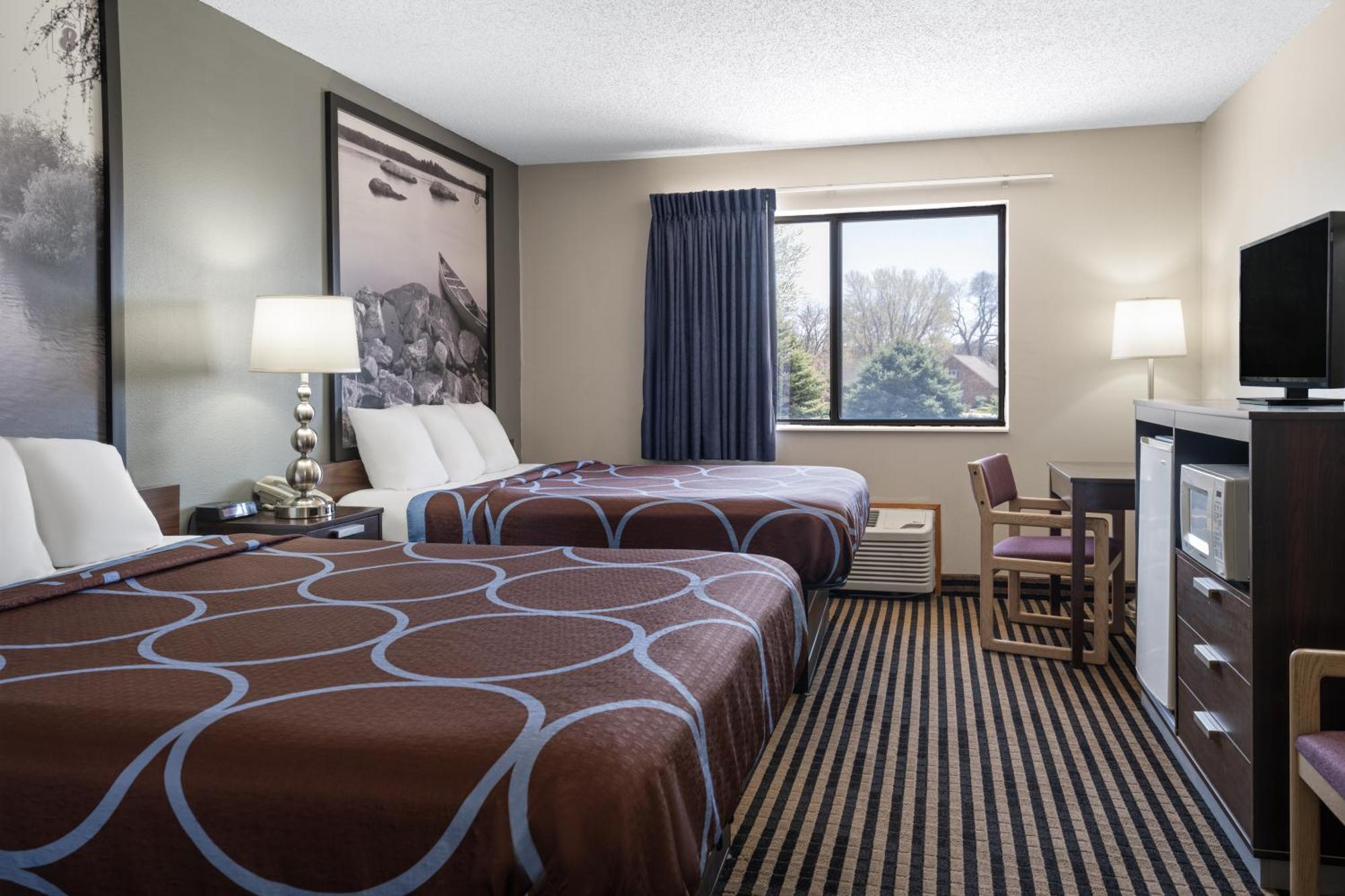 Super 8 By Wyndham Humboldt Hotel Exterior photo