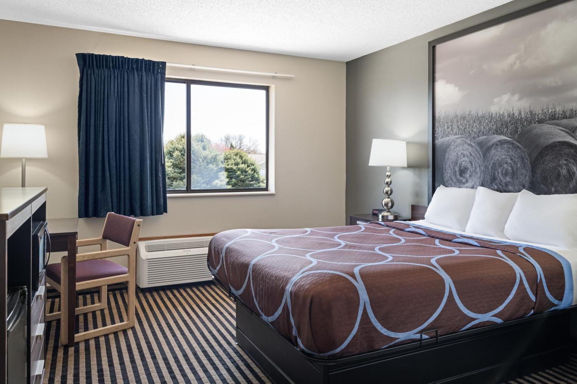 Super 8 By Wyndham Humboldt Hotel Exterior photo
