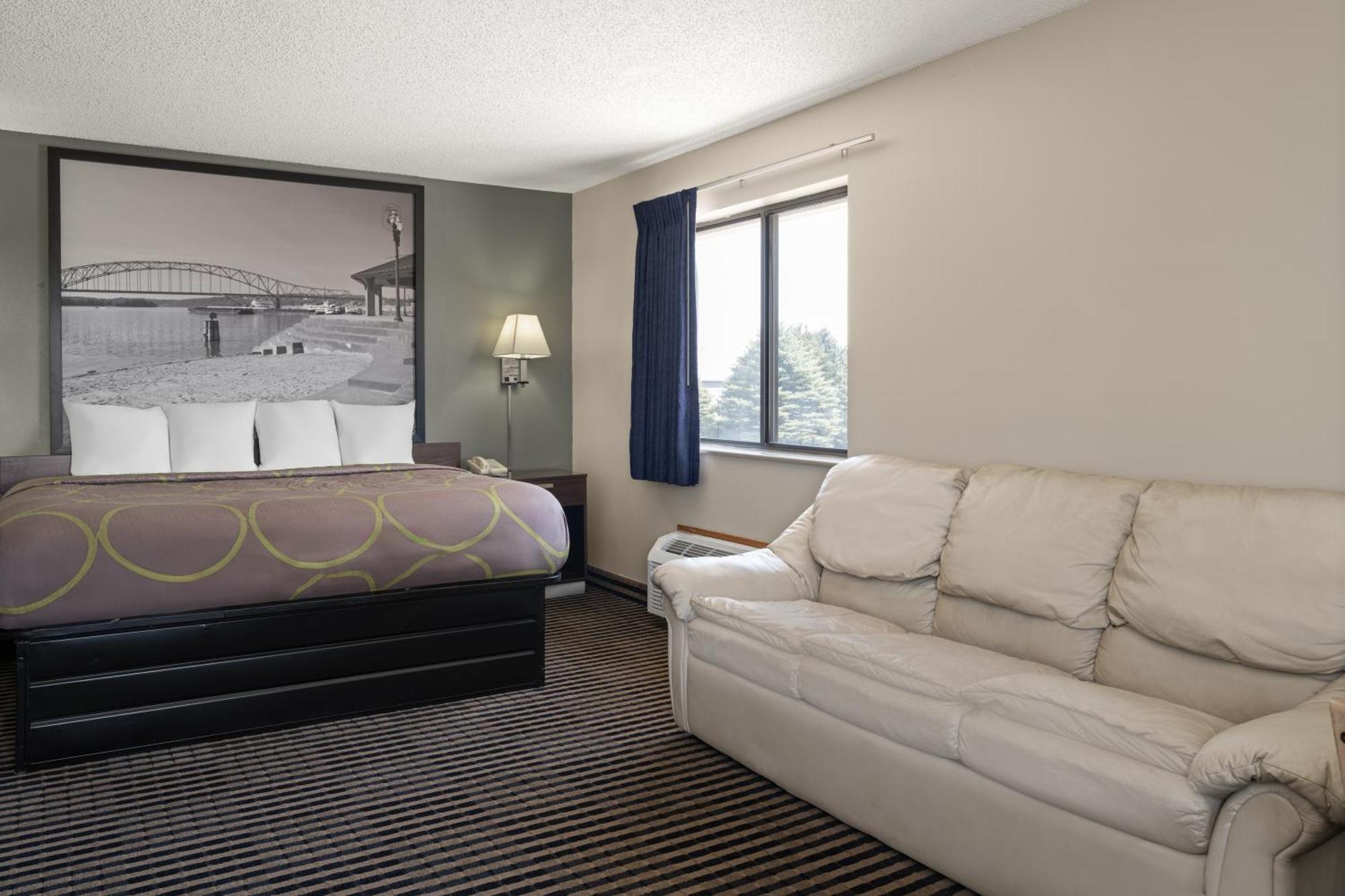 Super 8 By Wyndham Humboldt Hotel Exterior photo