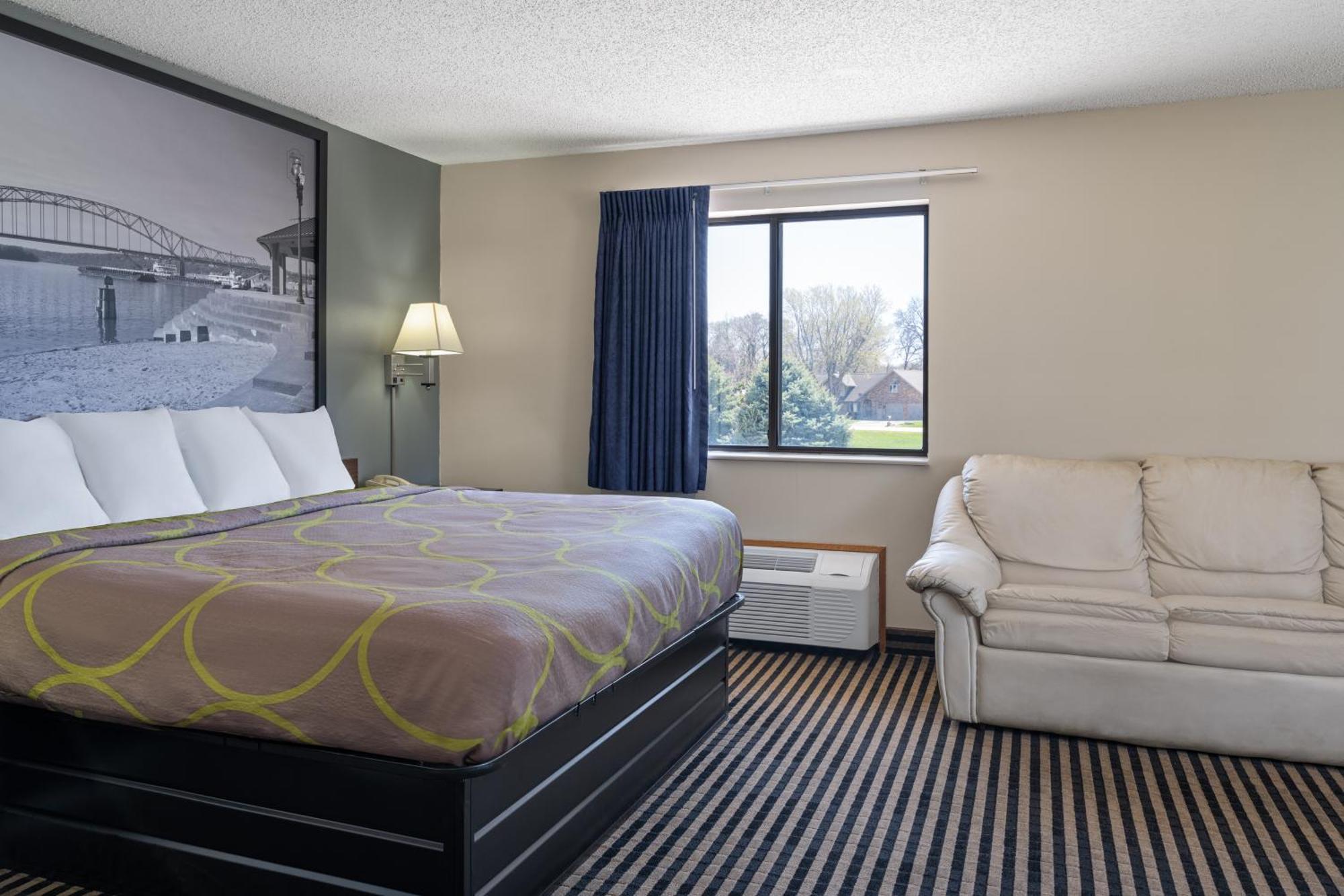 Super 8 By Wyndham Humboldt Hotel Exterior photo