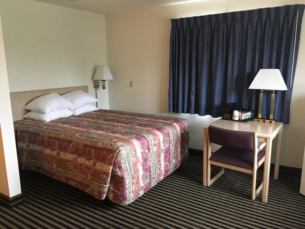 Super 8 By Wyndham Humboldt Hotel Exterior photo
